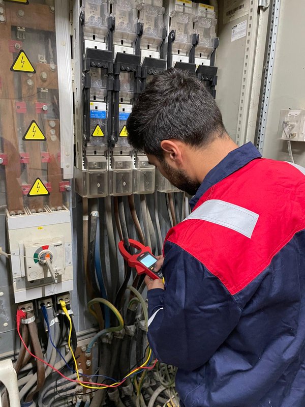 Energy Monitoring with Clamp Meter